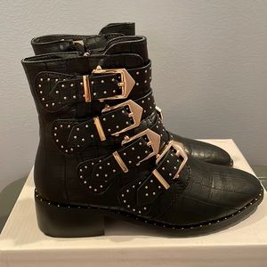 Gold Accent Boots!